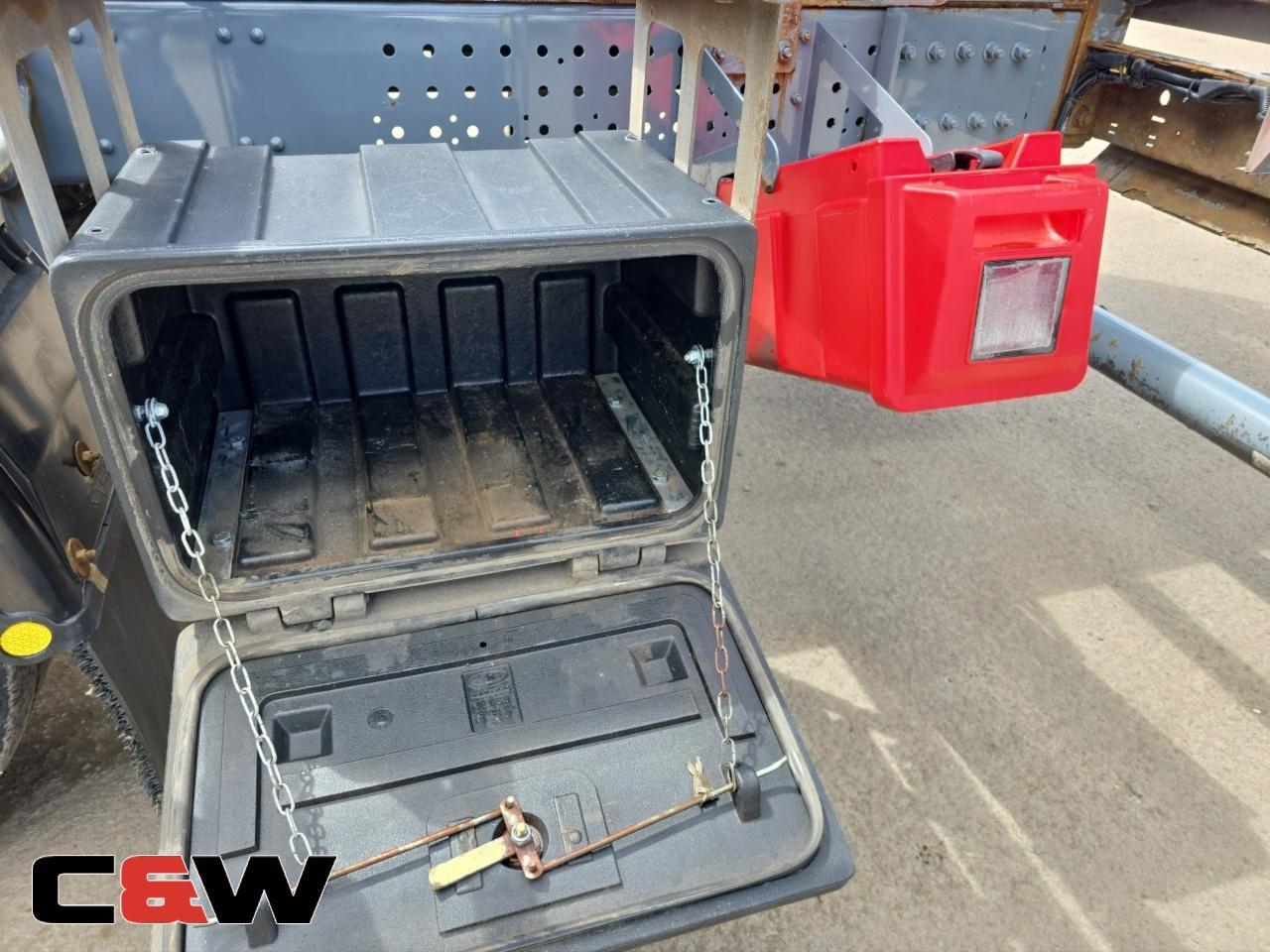 Vehicle image 15